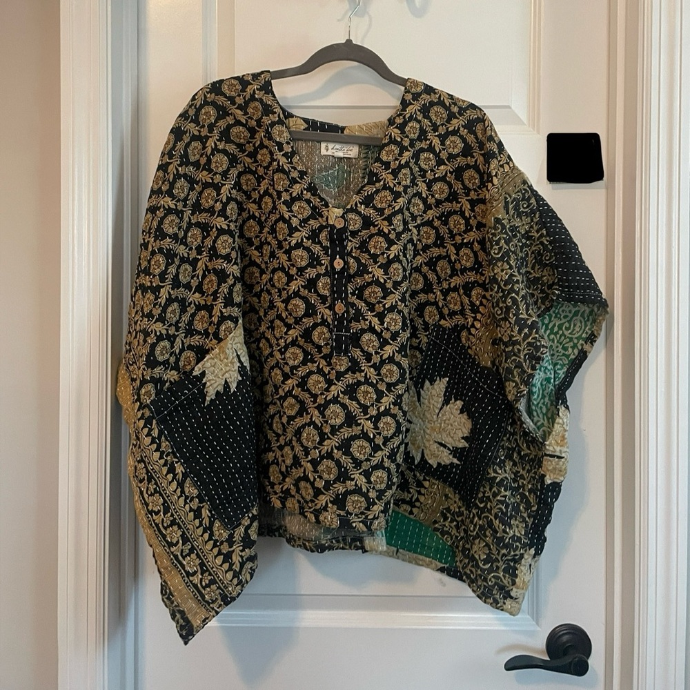 NWOT Kantha Bae Shortie Muu